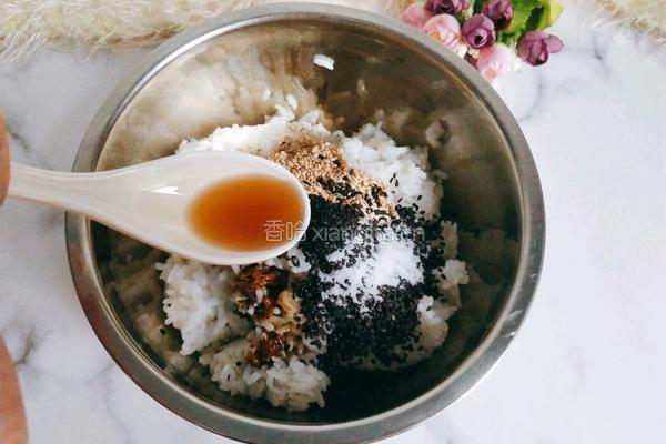 香煎芝麻饭团的做法图解7