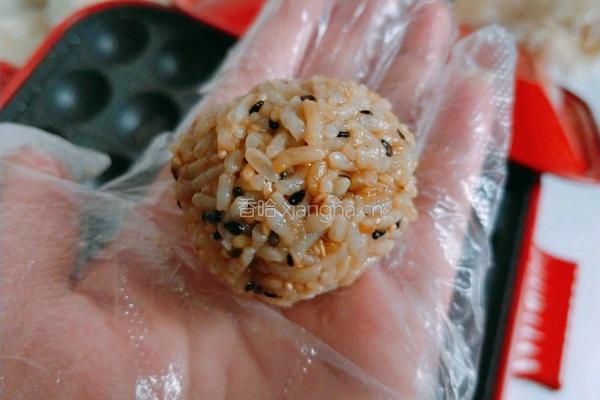 香煎芝麻饭团的做法图解11