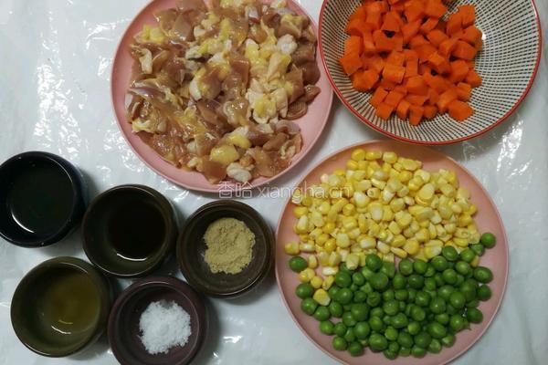 彩色豆炒鸡肉丁的做法图解1
