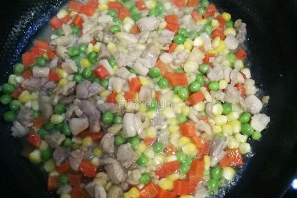彩色豆炒鸡肉丁的做法图解7