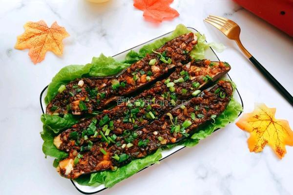 家庭版蒜香烤茄子的做法图解1