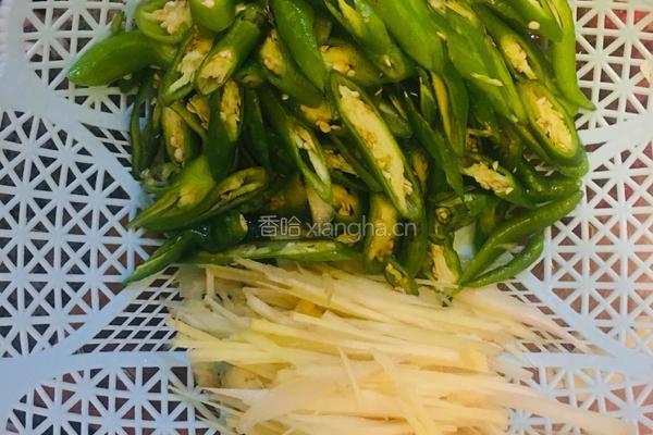 仔姜小炒鸭的做法图解2