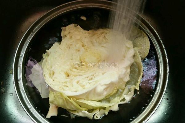 手撕包心菜的做法图解2