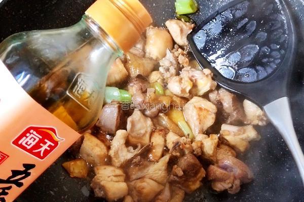 超简单家常版～香菇黄焖鸡的做法图解6
