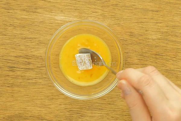 12-18个月辅食：蛋黄南瓜片的做法图解10