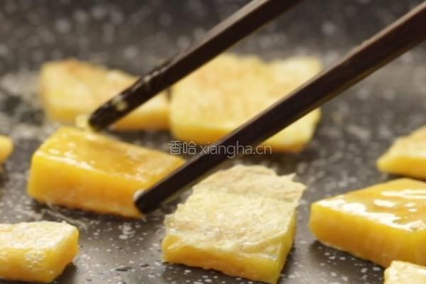 12-18个月辅食：蛋黄南瓜片的做法图解14