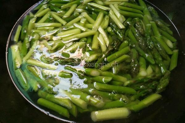 芦笋炒肉片的做法图解3