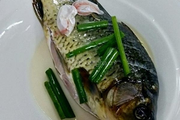 豆瓣鲫鱼的做法图解1