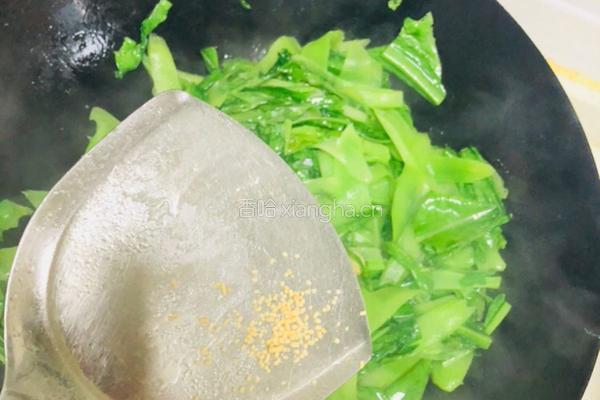 清炒莴笋和莴笋叶的做法图解6