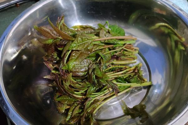 香椿炒鸡蛋的做法图解1