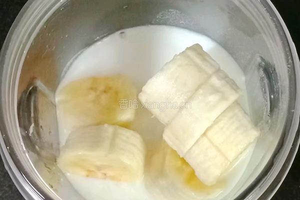 西梅香蕉奶昔 (宝宝辅食)的做法图解4