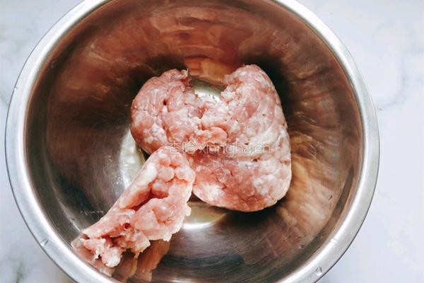 芹菜猪肉馅饺子的做法图解3