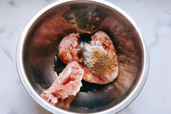 芹菜猪肉馅饺子的做法图解7