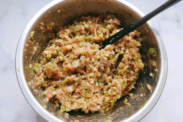 芹菜猪肉馅饺子的做法图解11