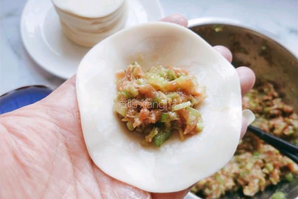 芹菜猪肉馅饺子的做法图解12