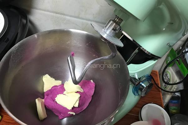 火龙果花型面包的做法图解3