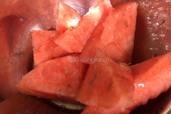 西瓜奶昔的做法图解2