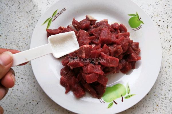 火龙果燕麦牛肉粒的做法图解3