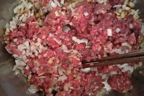 西芹豆芽菜牛肉饺子的做法图解2