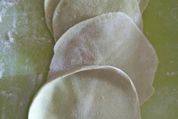 西芹豆芽菜牛肉饺子的做法图解7