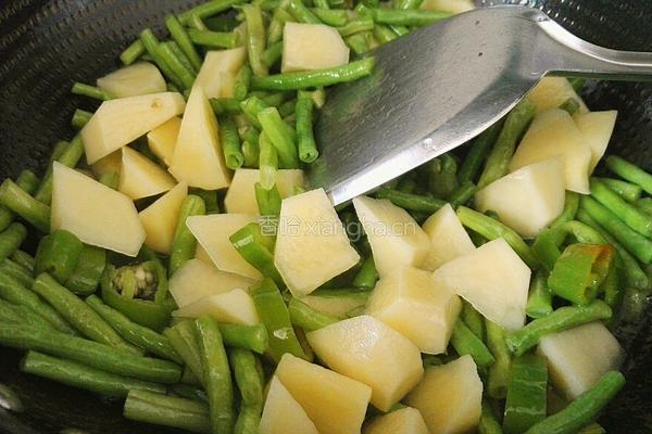 豆角烧土豆的做法图解9