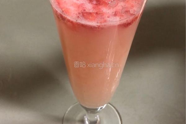 草莓雪碧益力多的做法图解5