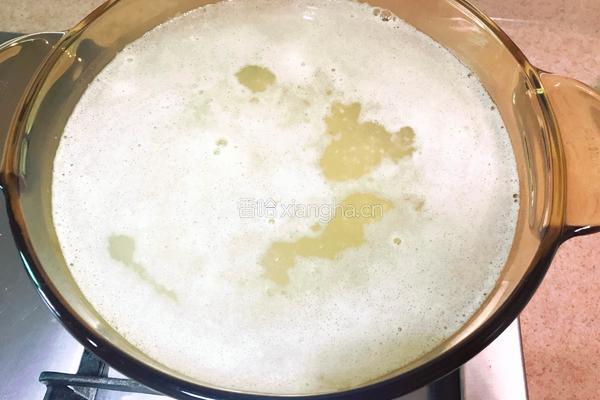 苹果小米粥的做法图解3
