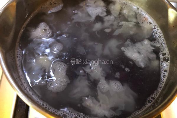 银耳紫薯苹果粥的做法图解5