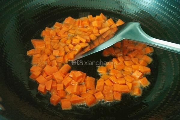 胡萝卜炒豌豆的做法图解6