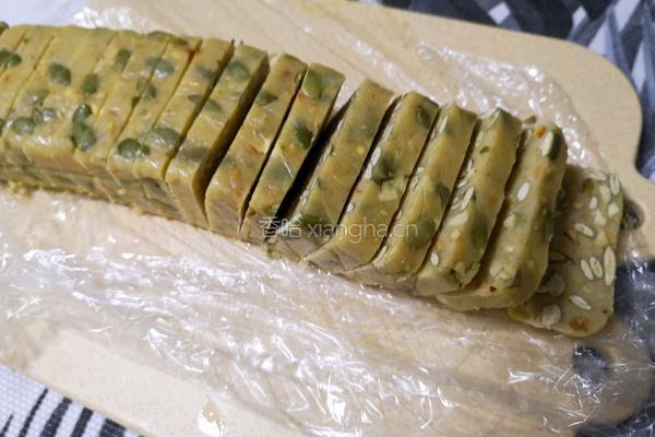 南瓜子咸蛋黄酥的做法图解12