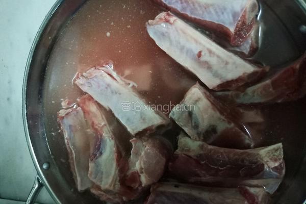 金牌蒜香骨的做法图解1