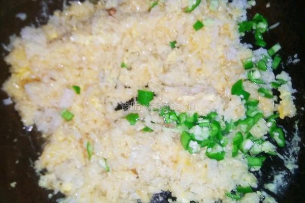 猪扒粒炒饭的做法图解4