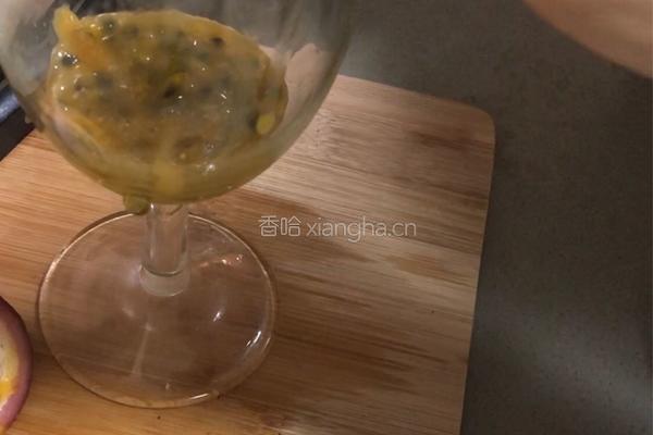 百香果酸奶饮的做法图解3