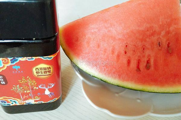 西瓜冰沙的做法图解1