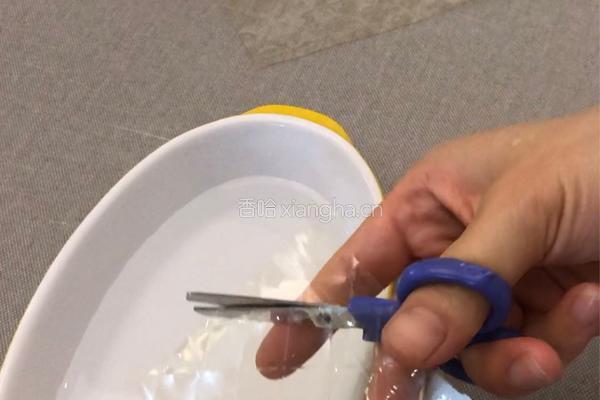 葡萄奶香小布丁的做法图解1