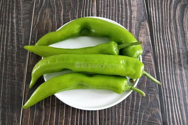 酱焖尖椒的做法图解1