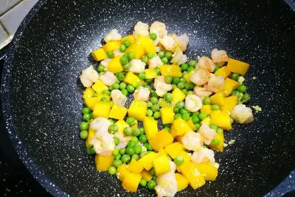 芒果青豆炒虾仁的做法图解9