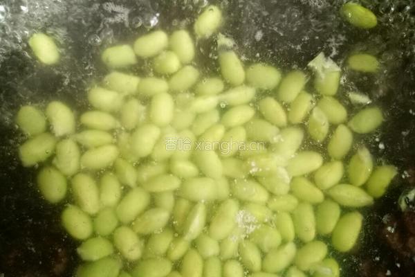 菠萝虾仁炒饭的做法图解3