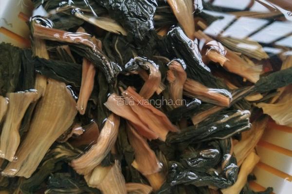 黄豆菜干猪骨汤的做法图解2