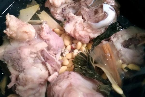 黄豆菜干猪骨汤的做法图解7
