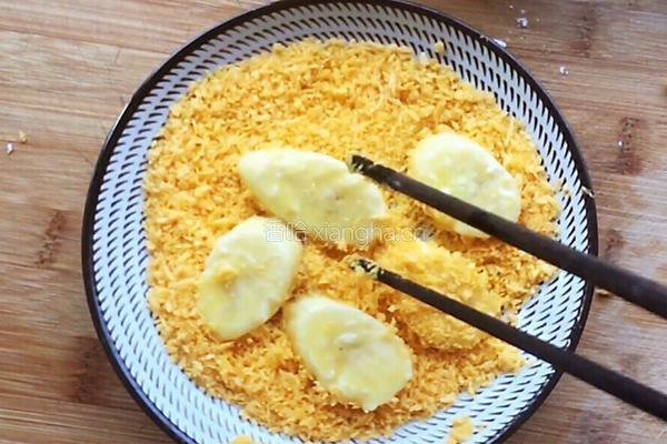 酥炸香蕉片的做法图解7