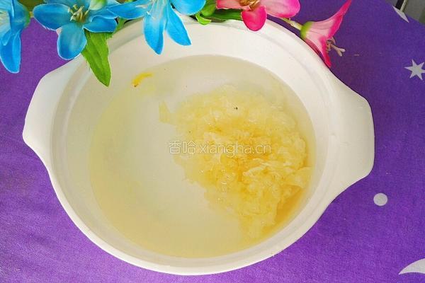苹果雪梨银耳汤的做法图解2