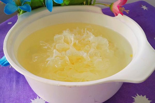 苹果雪梨银耳汤的做法图解3
