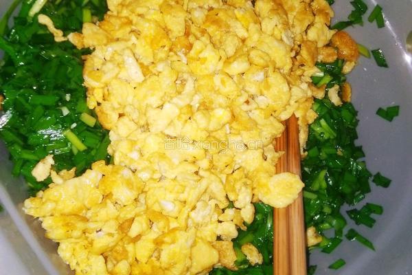 韭菜蛋煎饺的做法图解3