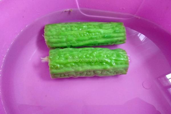 苦瓜酿香蕉的做法图解4