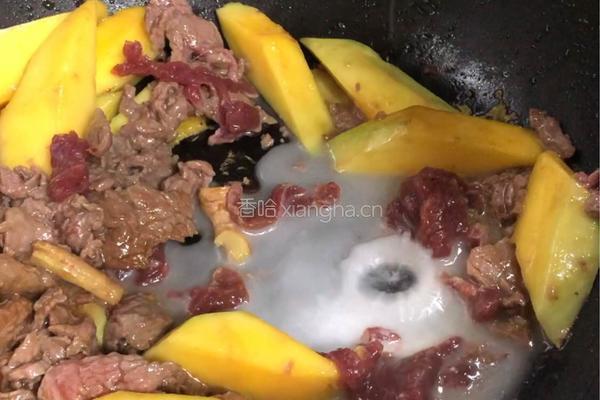 芒果炒牛肉的做法图解7