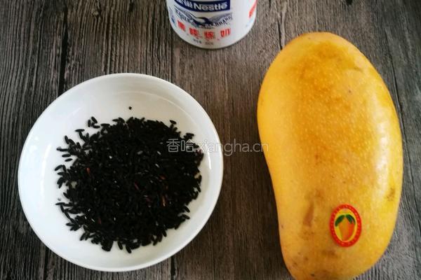 香芒紫米甜汤的做法图解1