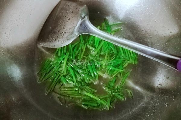 葱油拌面 #格林的懒人美食日记# 的做法图解2