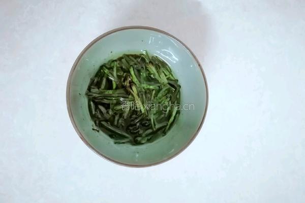 葱油拌面 #格林的懒人美食日记# 的做法图解4