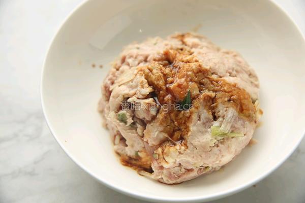 彩椒洋葱肉饼的做法图解3